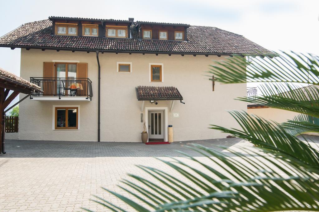 Garni Gartenheim Caldaro Bagian luar foto
