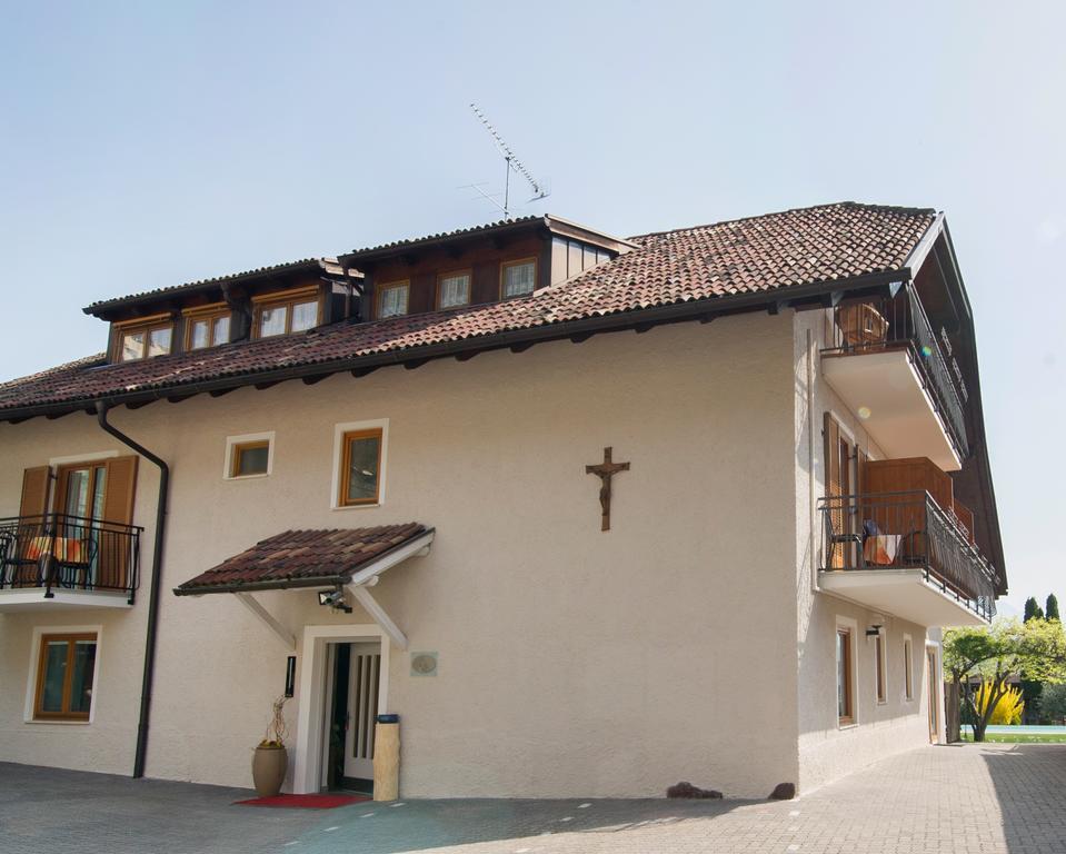 Garni Gartenheim Caldaro Bagian luar foto